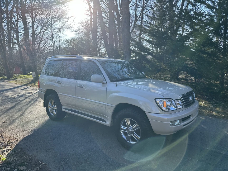 2006 Lexus LX 2nd Gen - Image 18 of 31
