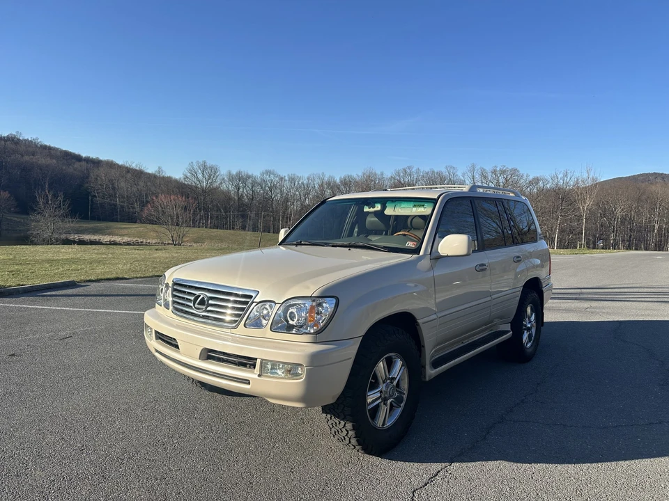2006 Lexus LX 2nd Gen - Image 8 of 31