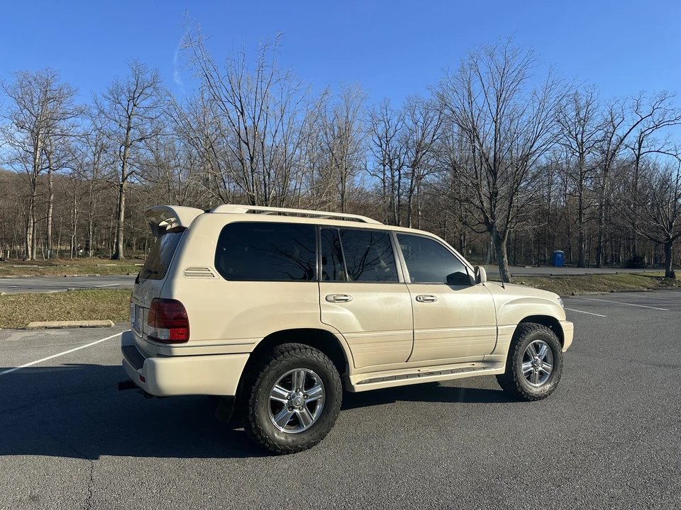 2006 Lexus LX 2nd Gen - Image 21 of 31
