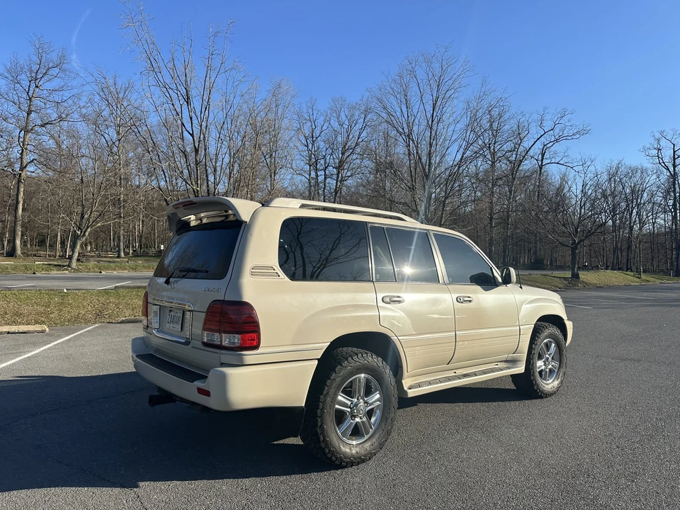 2006 Lexus LX 2nd Gen - Image 22 of 31