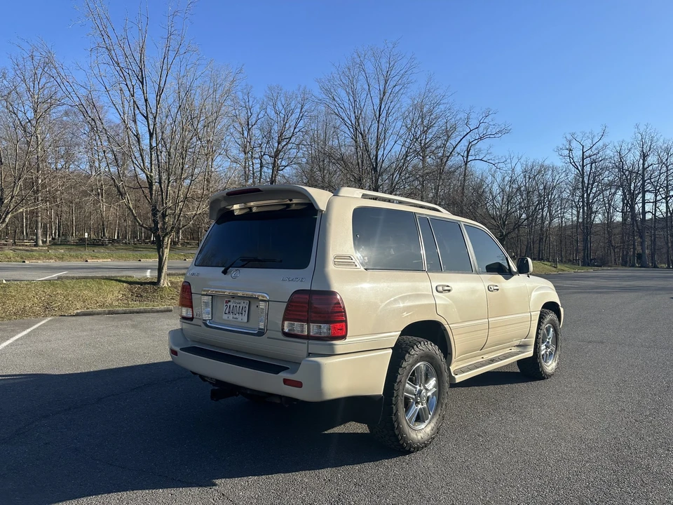 2006 Lexus LX 2nd Gen - Image 23 of 31