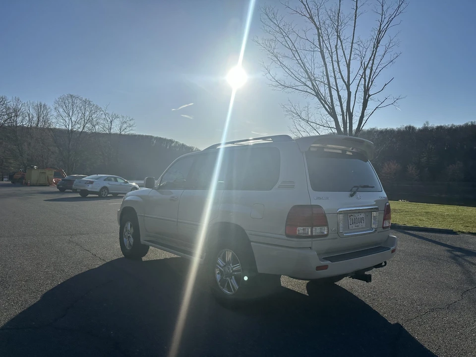 2006 Lexus LX 2nd Gen - Image 27 of 31