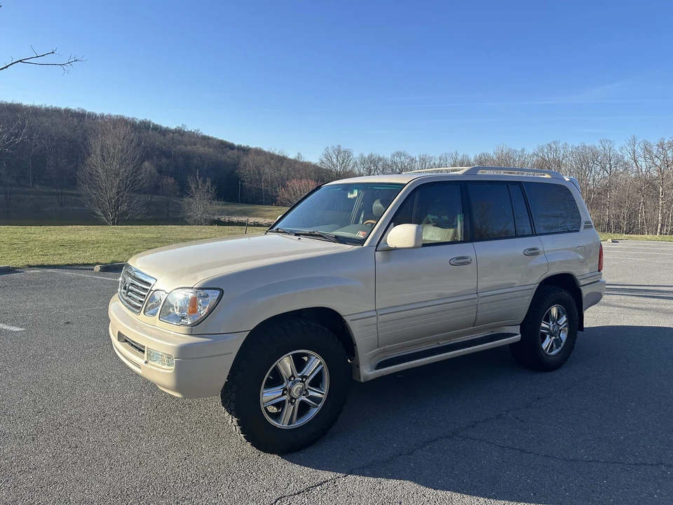 2006 Lexus LX 2nd Gen - Image 5 of 31