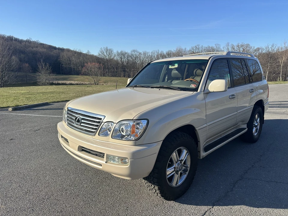 2006 Lexus LX 2nd Gen - Image 11 of 31