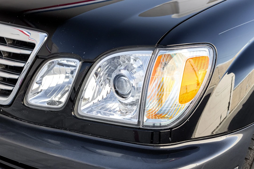 2006 Lexus LX 2nd Gen - Image 14 of 31