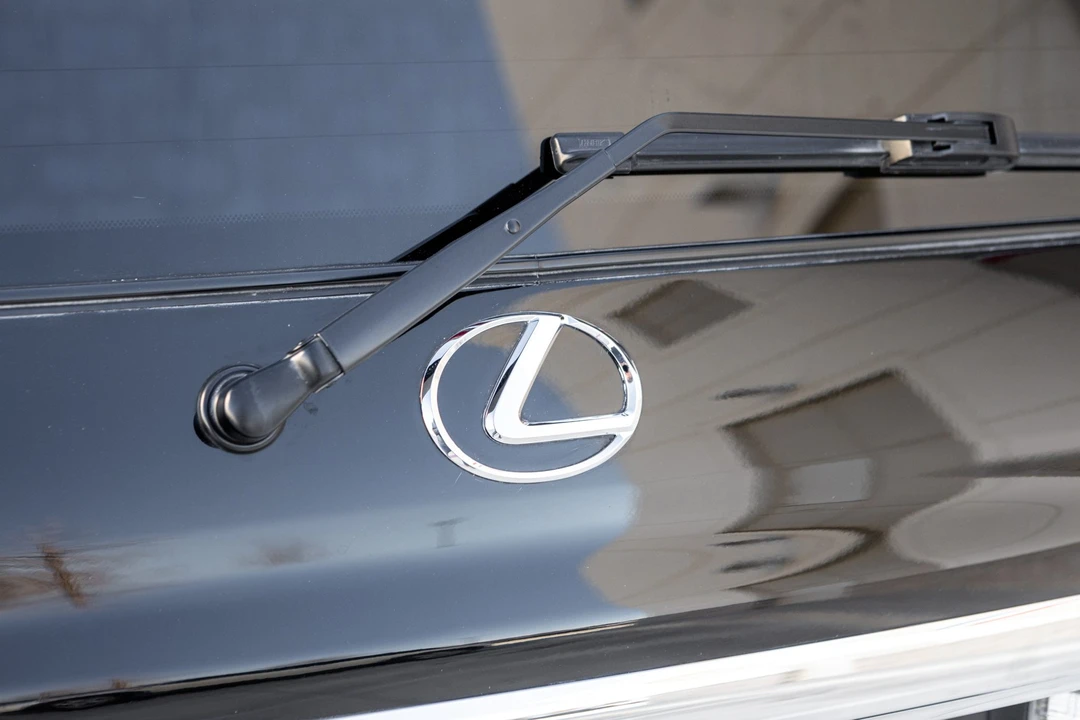 2006 Lexus LX 2nd Gen - Image 26 of 31