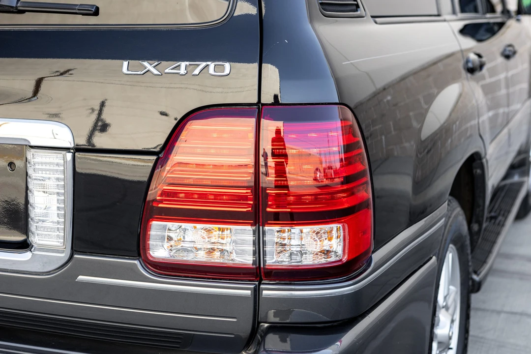 2006 Lexus LX 2nd Gen - Image 23 of 31