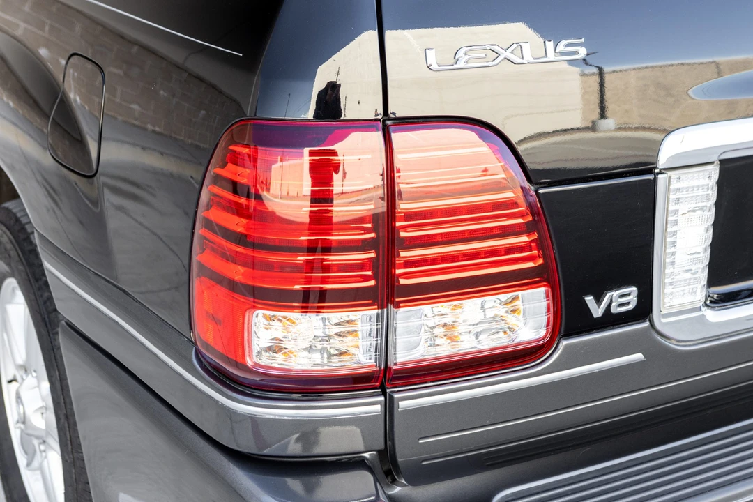 2006 Lexus LX 2nd Gen - Image 20 of 31