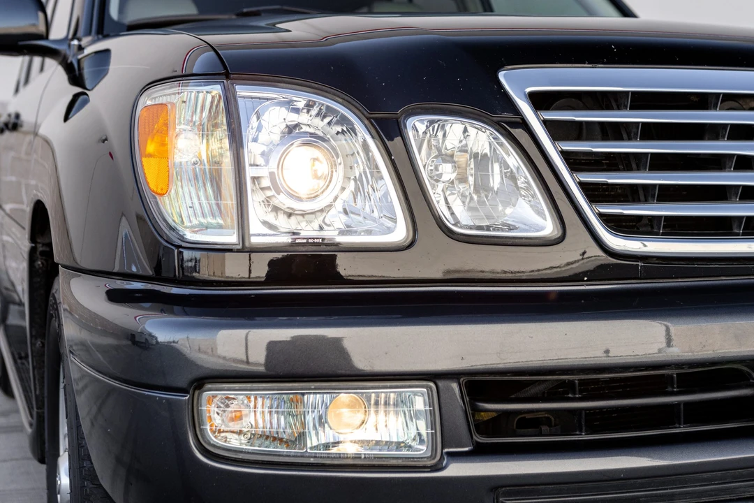 2006 Lexus LX 2nd Gen - Image 10 of 31