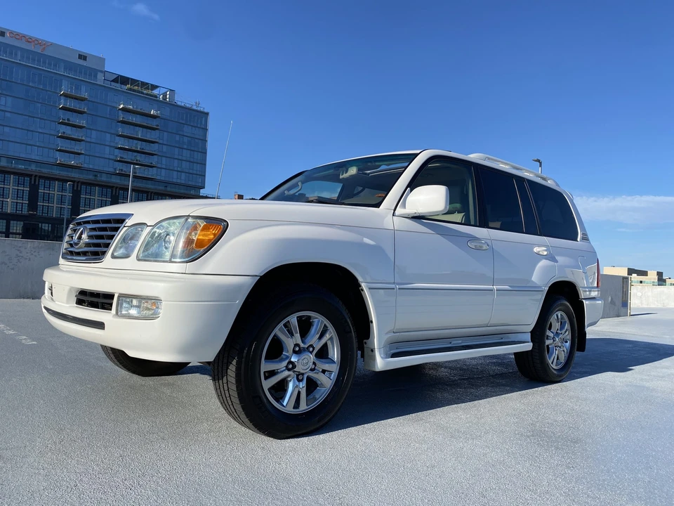 2006 Lexus LX 2nd Gen - Image 21 of 31
