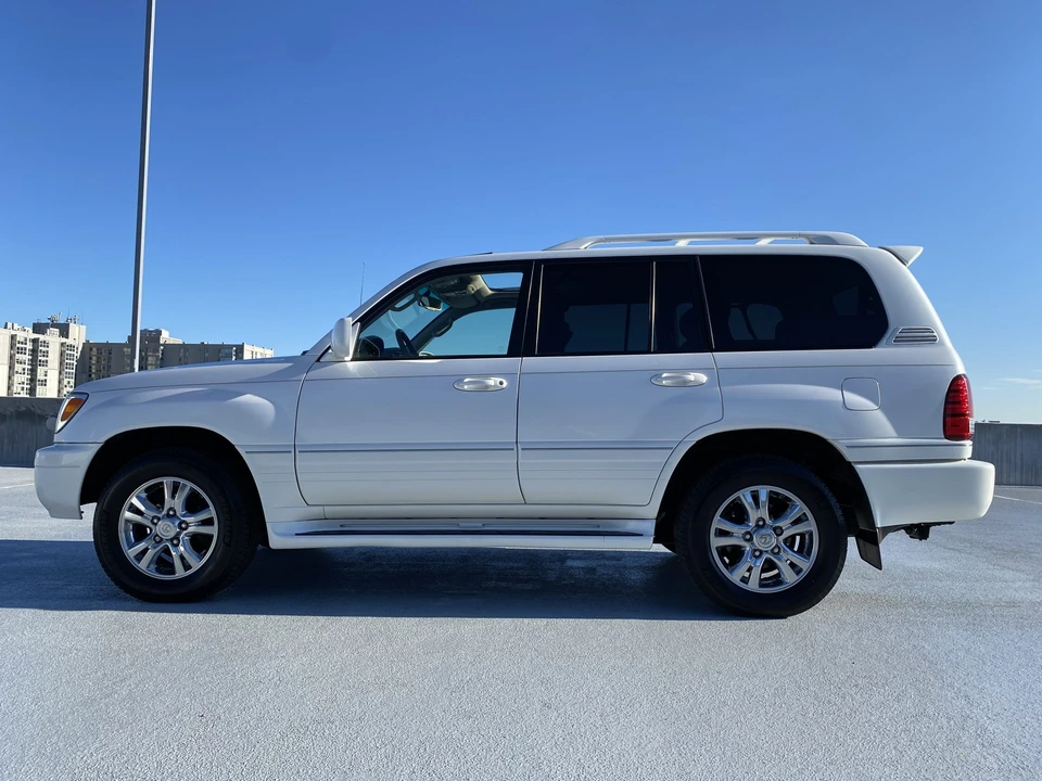 2006 Lexus LX 2nd Gen - Image 25 of 31