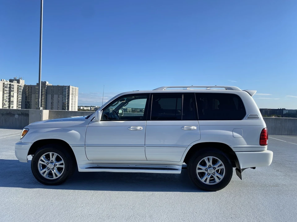 2006 Lexus LX 2nd Gen - Image 29 of 31
