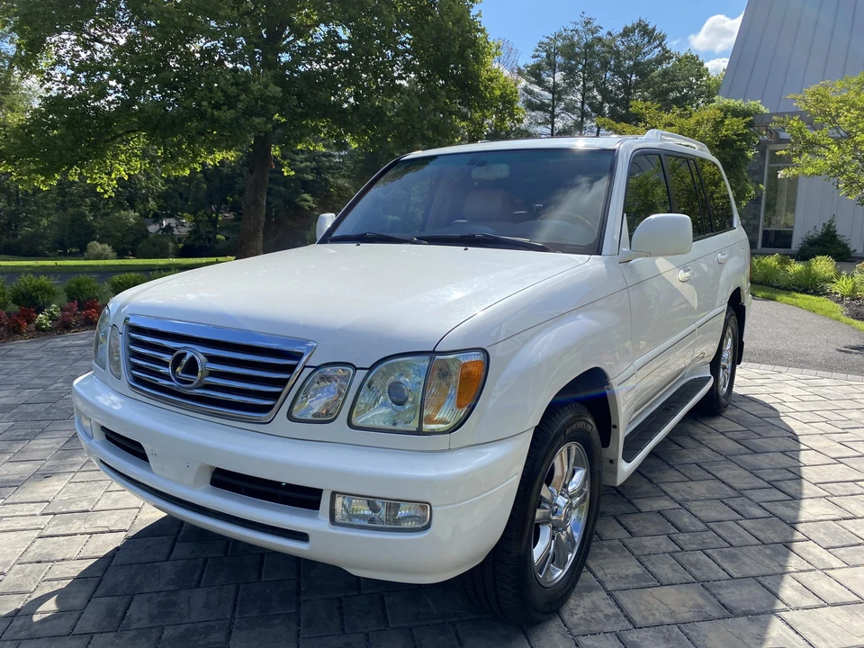 2006 Lexus LX 2nd Gen - Image 5 of 31
