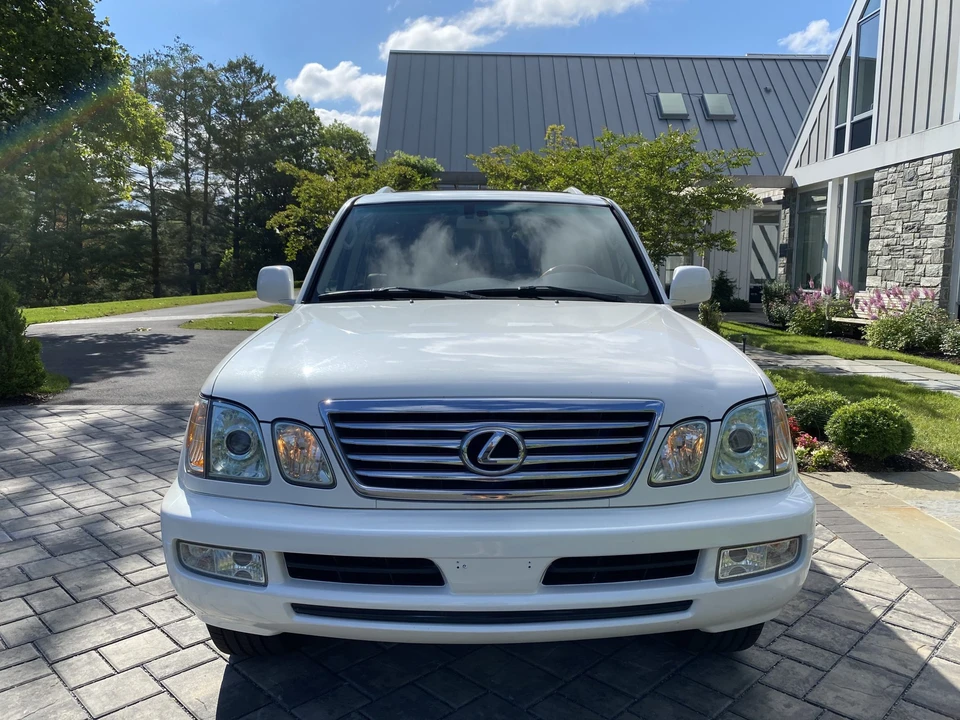 2006 Lexus LX 2nd Gen - Image 16 of 31