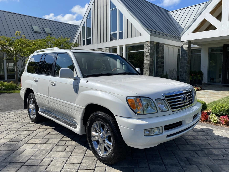 2006 Lexus LX 2nd Gen - Image 14 of 31
