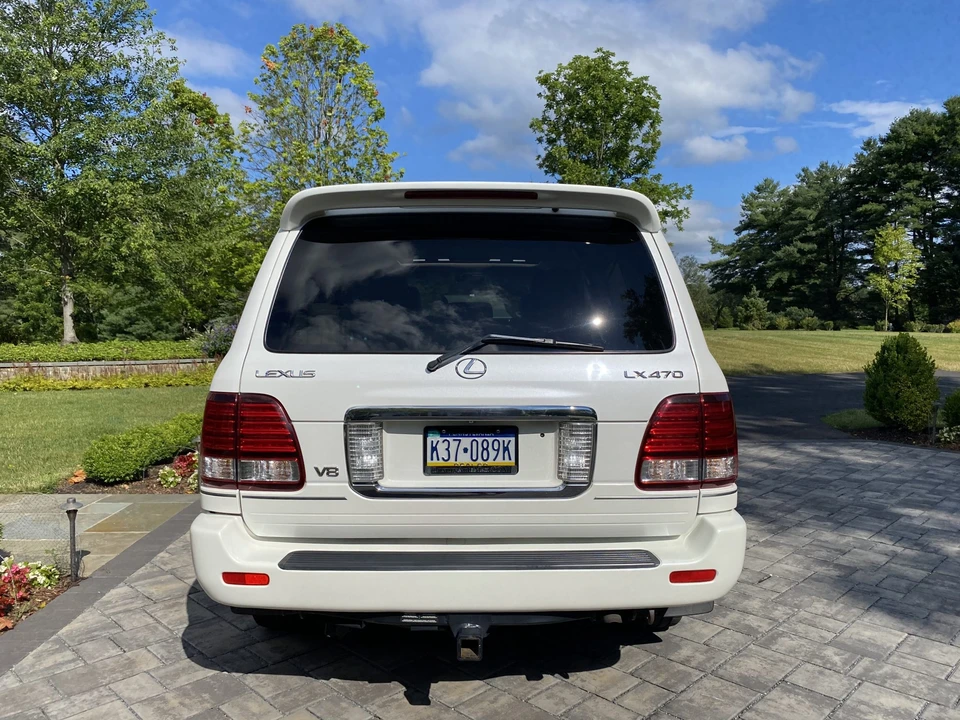 2006 Lexus LX 2nd Gen - Image 9 of 31