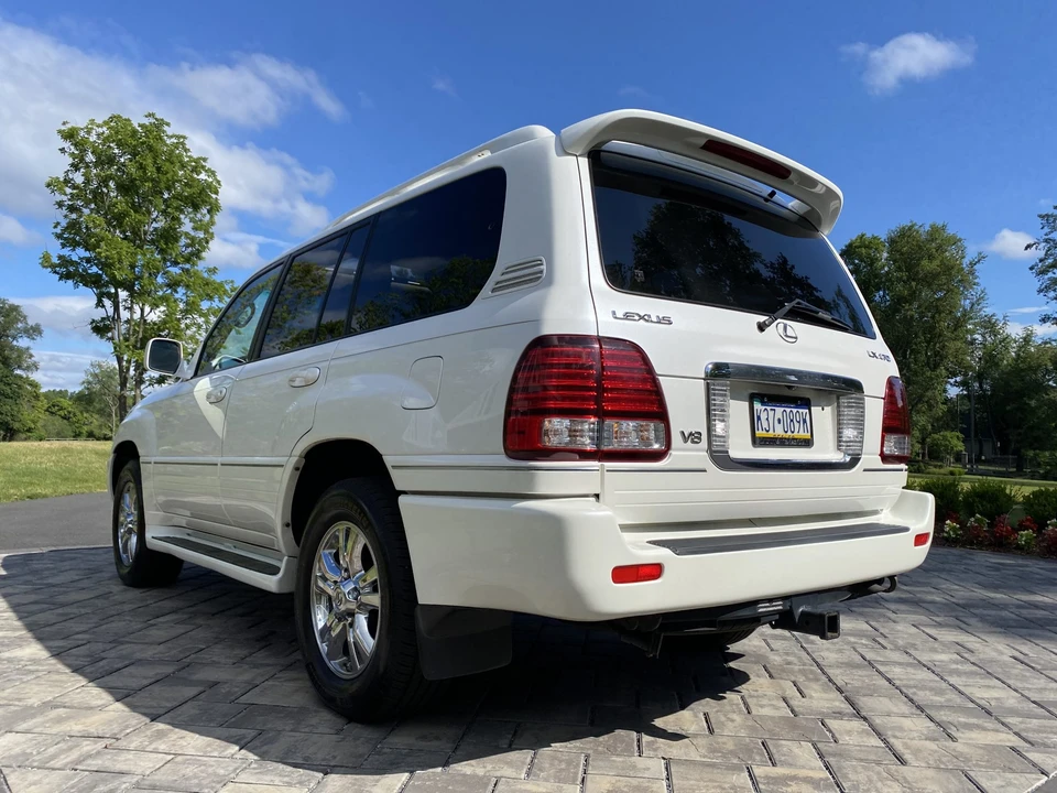 2006 Lexus LX 2nd Gen - Image 6 of 31