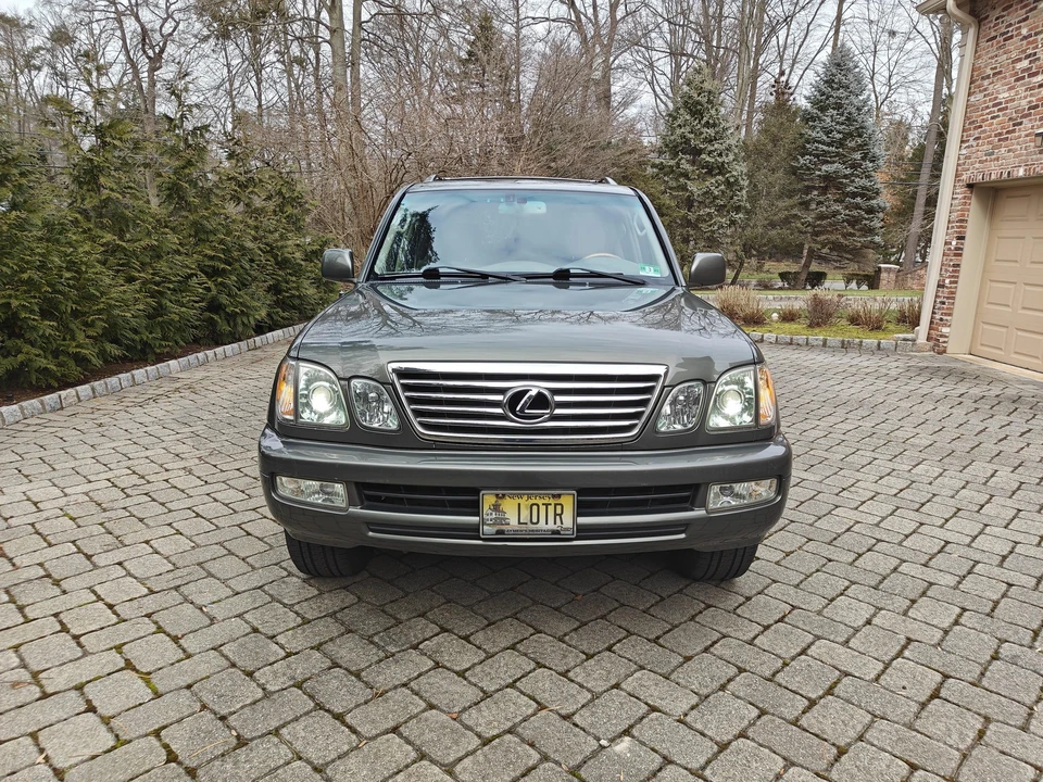 2006 Lexus LX 2nd Gen - Image 11 of 31