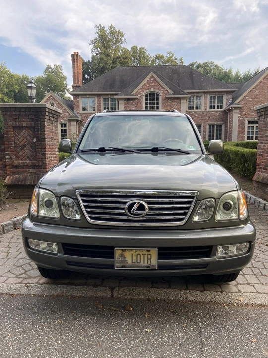 2006 Lexus LX 2nd Gen - Image 9 of 31