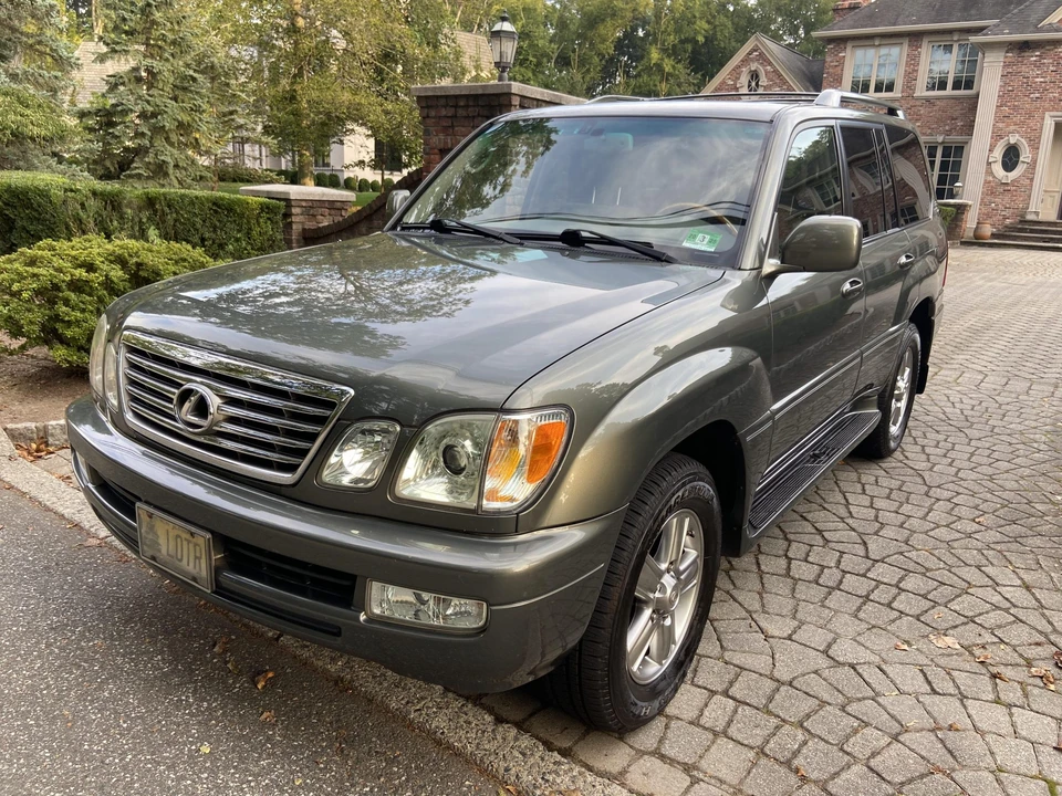 2006 Lexus LX 2nd Gen - Image 5 of 31