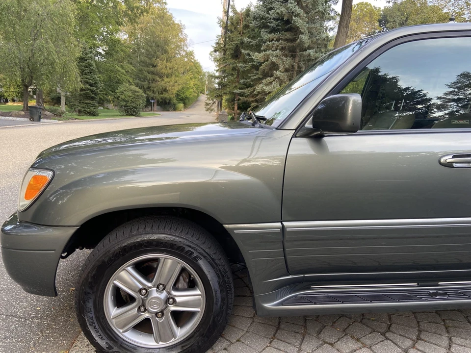 2006 Lexus LX 2nd Gen - Image 26 of 31