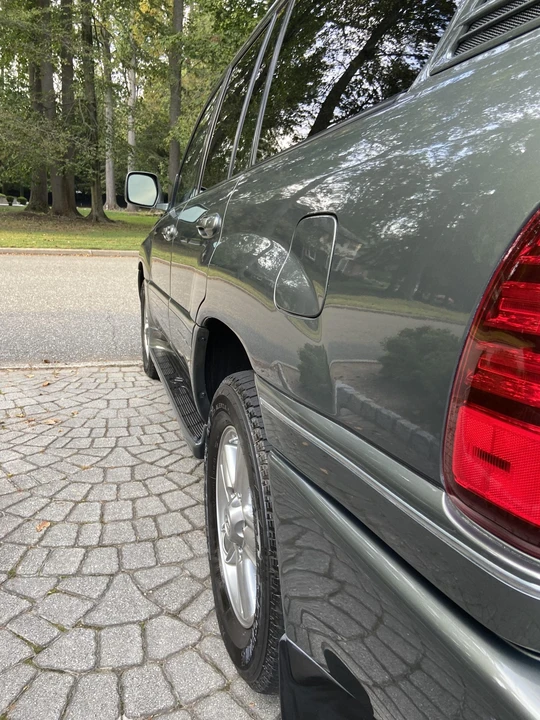 2006 Lexus LX 2nd Gen - Image 30 of 31