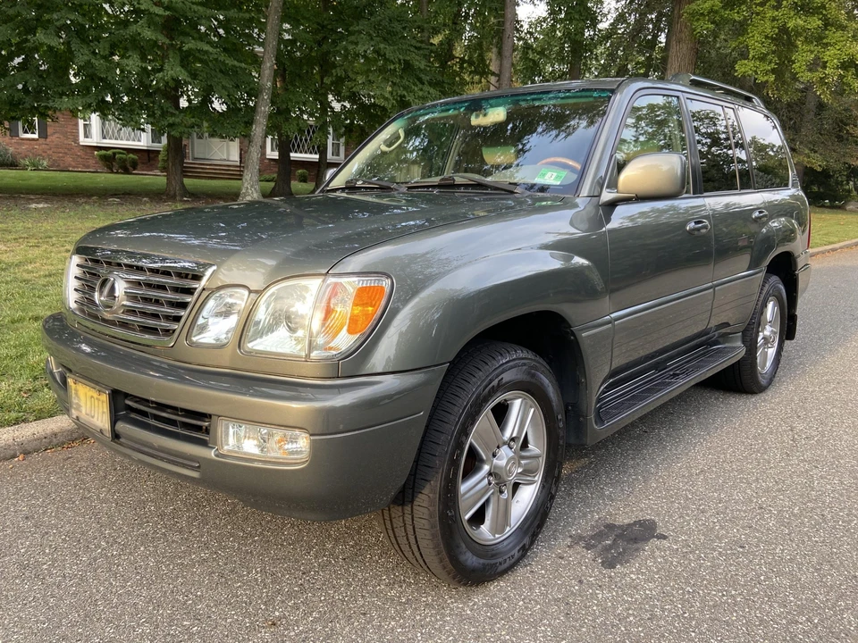 2006 Lexus LX 2nd Gen - Image 23 of 31