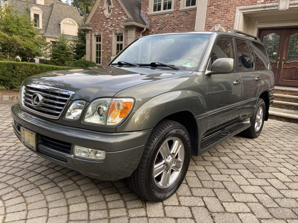 2006 Lexus LX 2nd Gen - Image 4 of 31