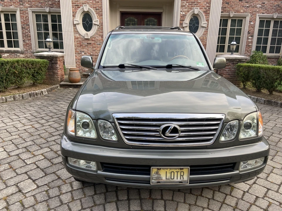 2006 Lexus LX 2nd Gen - Image 10 of 31
