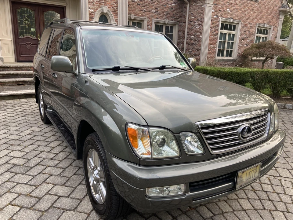2006 Lexus LX 2nd Gen - Image 11 of 31