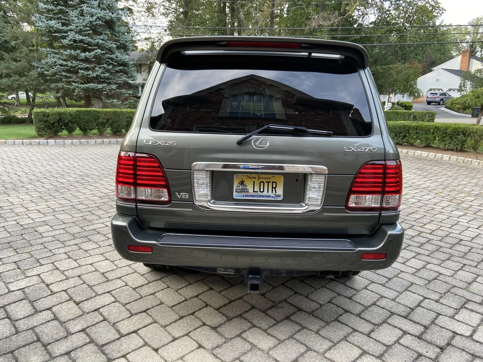2006 Lexus LX 2nd Gen - Image 15 of 31