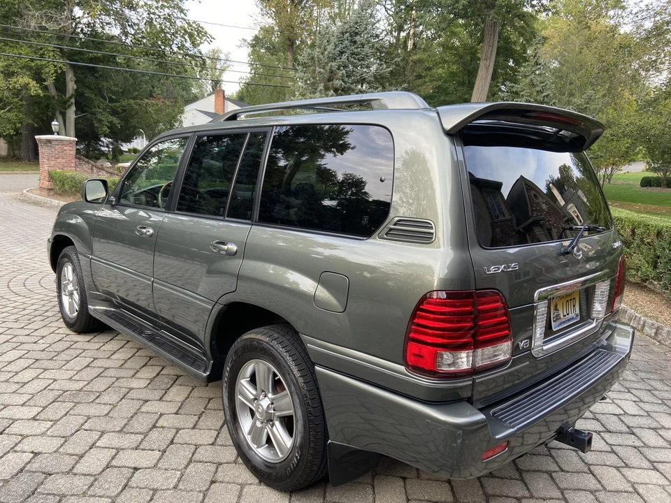 2006 Lexus LX 2nd Gen - Image 21 of 31