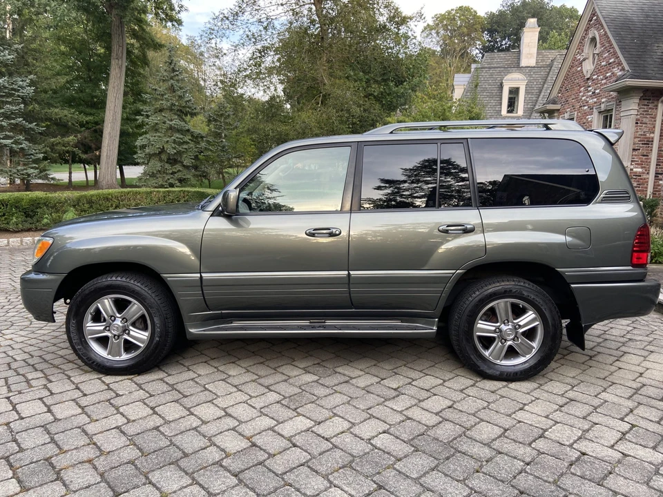 2006 Lexus LX 2nd Gen - Image 21 of 31