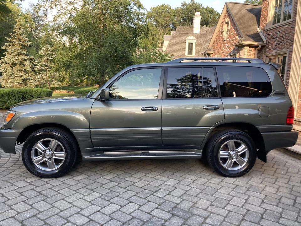 2006 Lexus LX 2nd Gen - Image 20 of 31