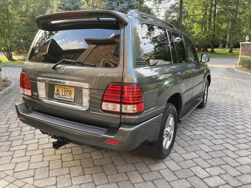 2006 Lexus LX 2nd Gen - Image 28 of 31