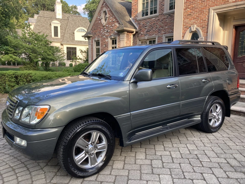 2006 Lexus LX 2nd Gen - Image 17 of 31