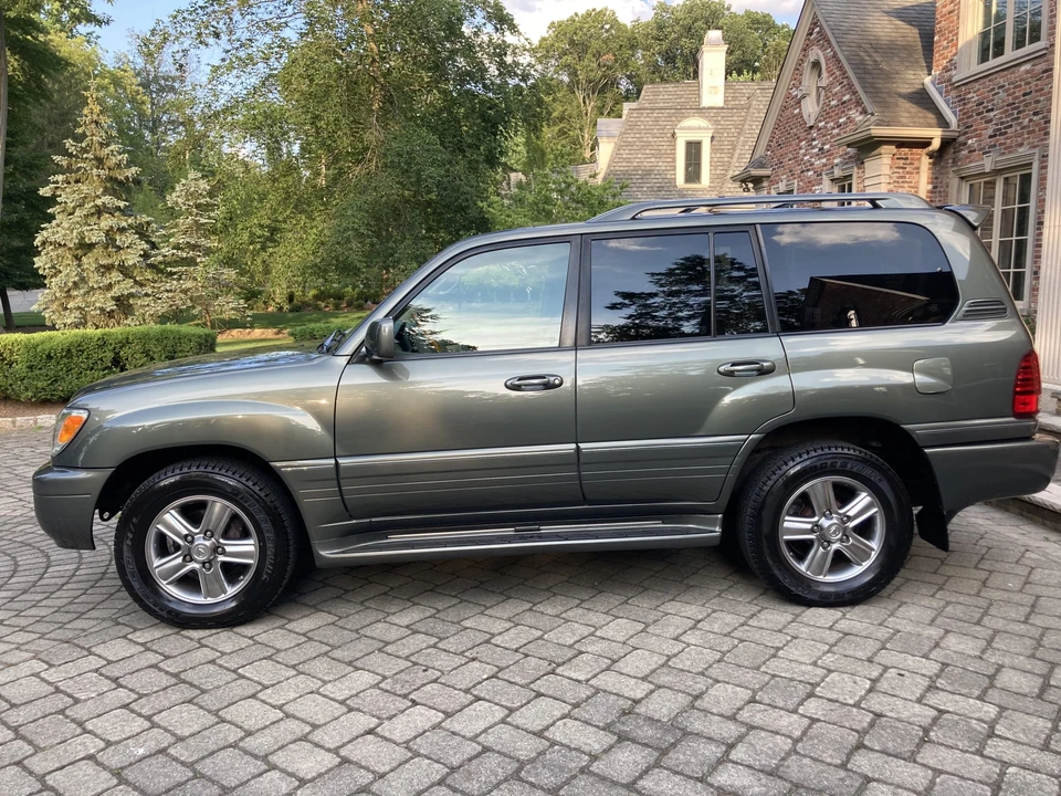 2006 Lexus LX 2nd Gen - Image 19 of 31