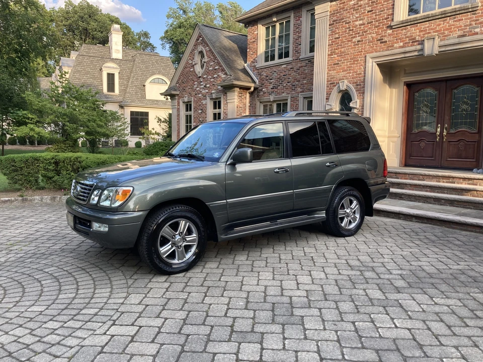 2006 Lexus LX 2nd Gen - Image 16 of 31