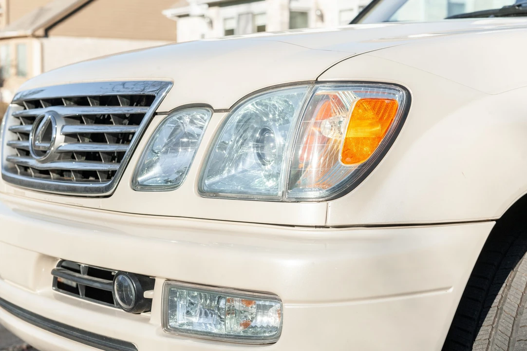 2006 Lexus LX 2nd Gen - Image 12 of 31