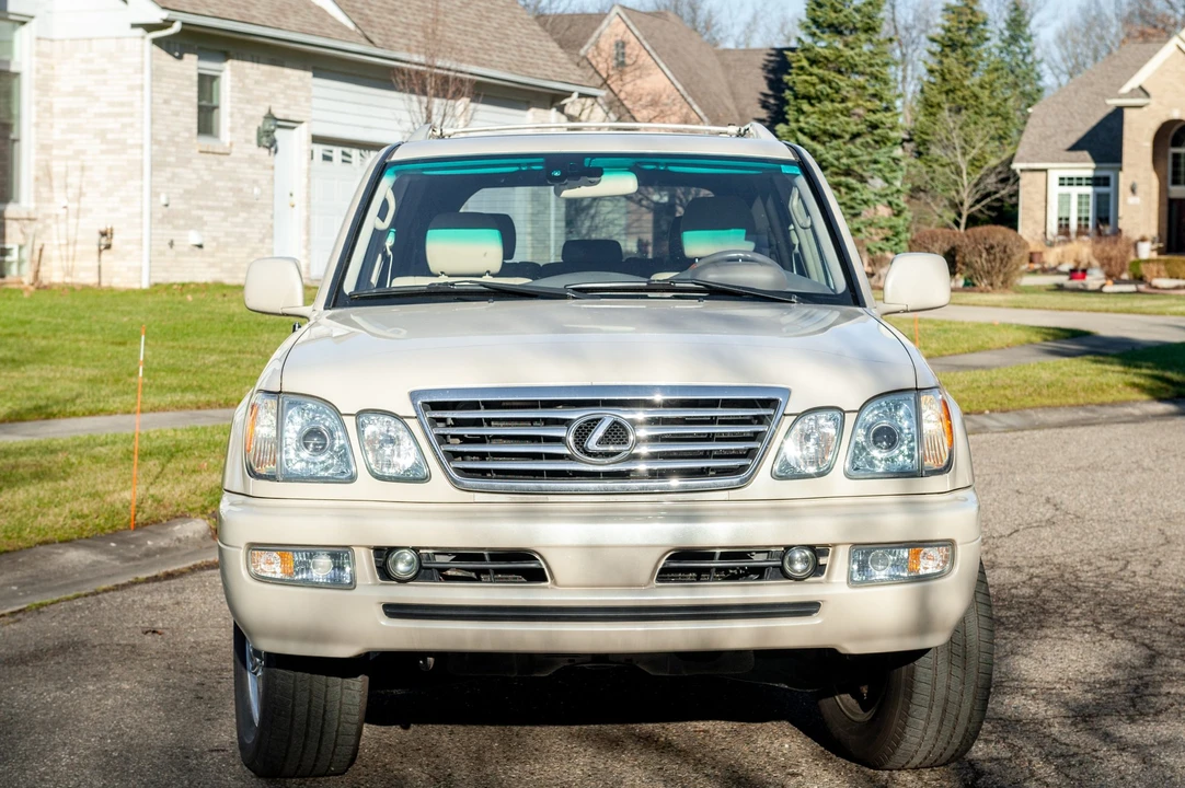 2006 Lexus LX 2nd Gen - Image 3 of 31