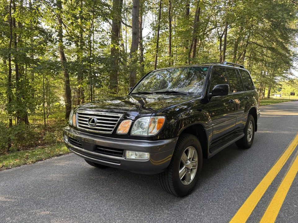 2006 Lexus LX 2nd Gen - Image 11 of 31