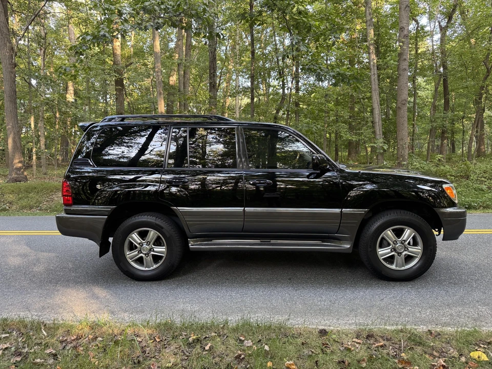 2006 Lexus LX 2nd Gen - Image 30 of 31
