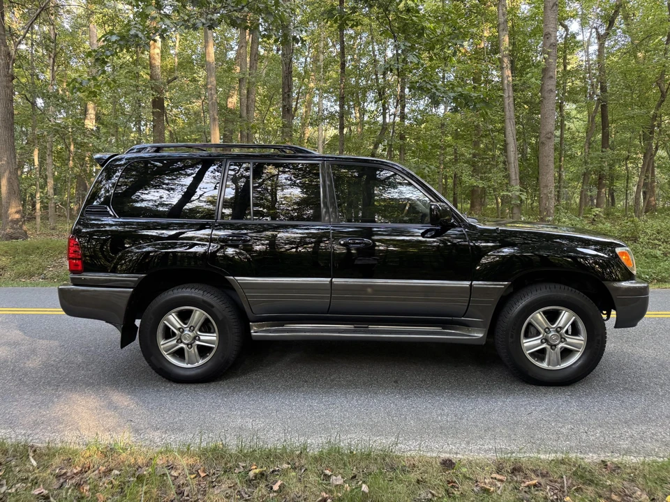 2006 Lexus LX 2nd Gen - Image 21 of 31
