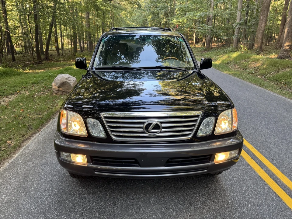 2006 Lexus LX 2nd Gen - Image 9 of 31