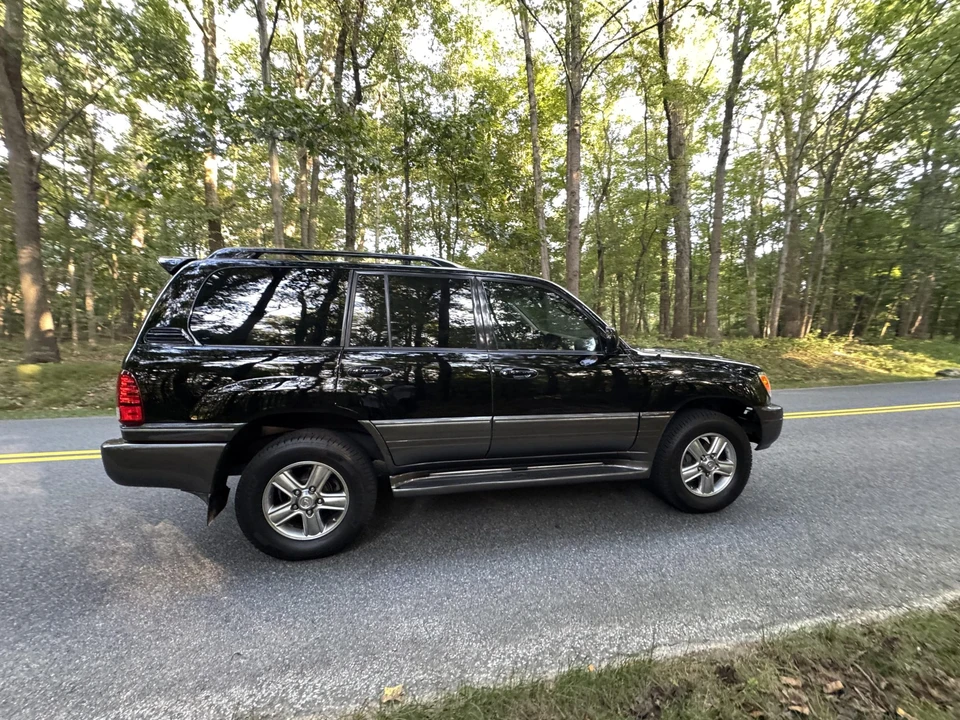 2006 Lexus LX 2nd Gen - Image 19 of 31