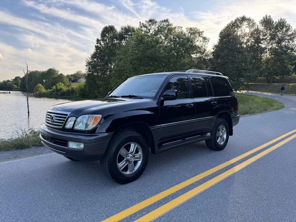 2006 Lexus LX 2nd Gen - Image 25 of 31