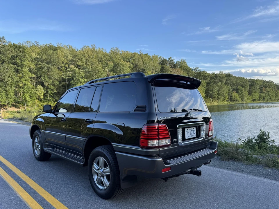2006 Lexus LX 2nd Gen - Image 27 of 31
