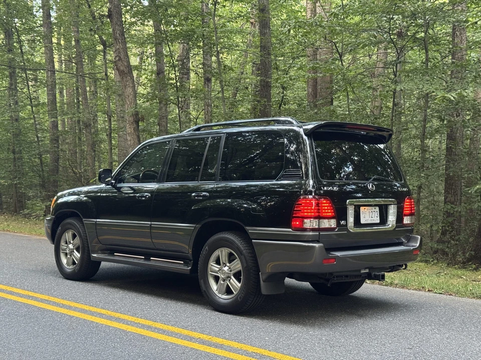 2006 Lexus LX 2nd Gen - Image 15 of 31