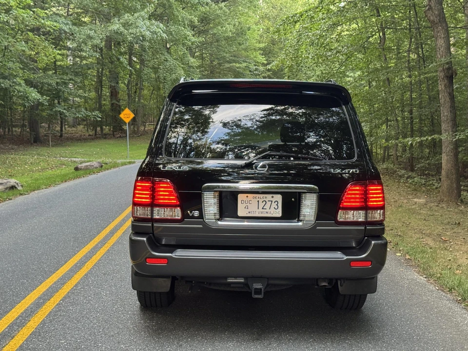 2006 Lexus LX 2nd Gen - Image 16 of 31