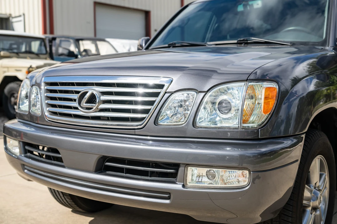 2006 Lexus LX 2nd Gen - Image 14 of 31